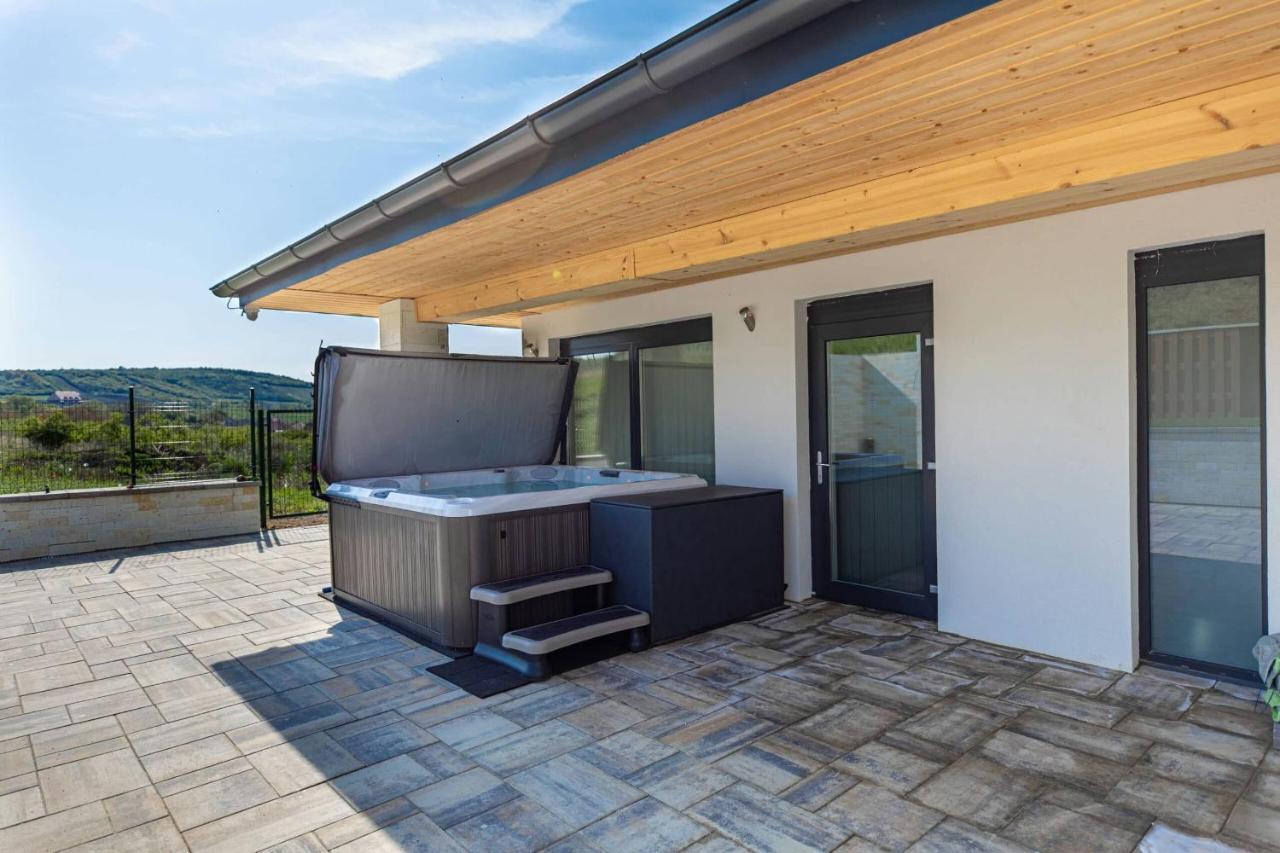 Aszuvilag Rezidencia With Sauna & Jacuzzi Legyesbenye Exteriér fotografie